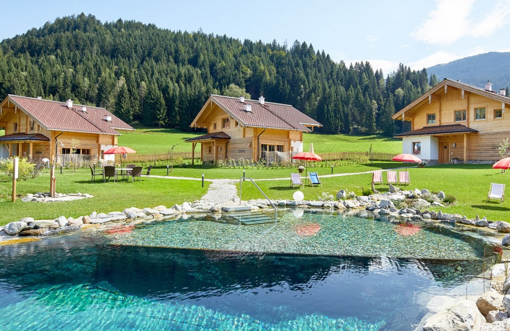 Naturbadeteich im Sommerurlaub, Wagrain in Österreich